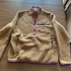 Patagonia half zip. Camel with pink detail. Small